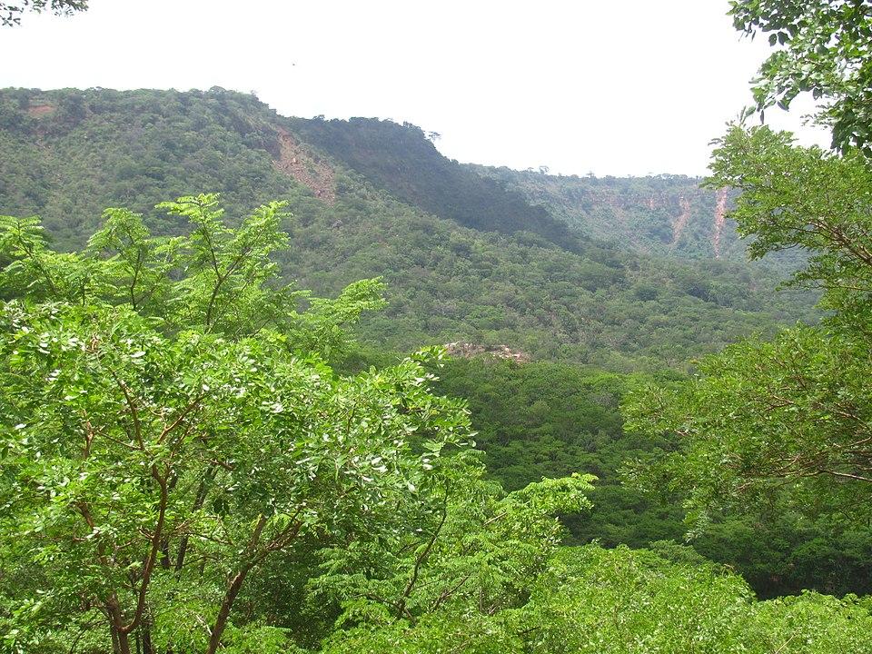 Makonde_Plateau_escarpment